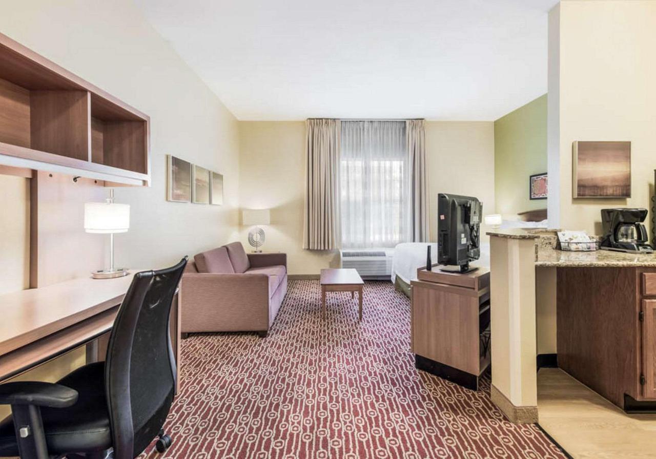 Birch Hills Suites - Блу Аш Экстерьер фото
