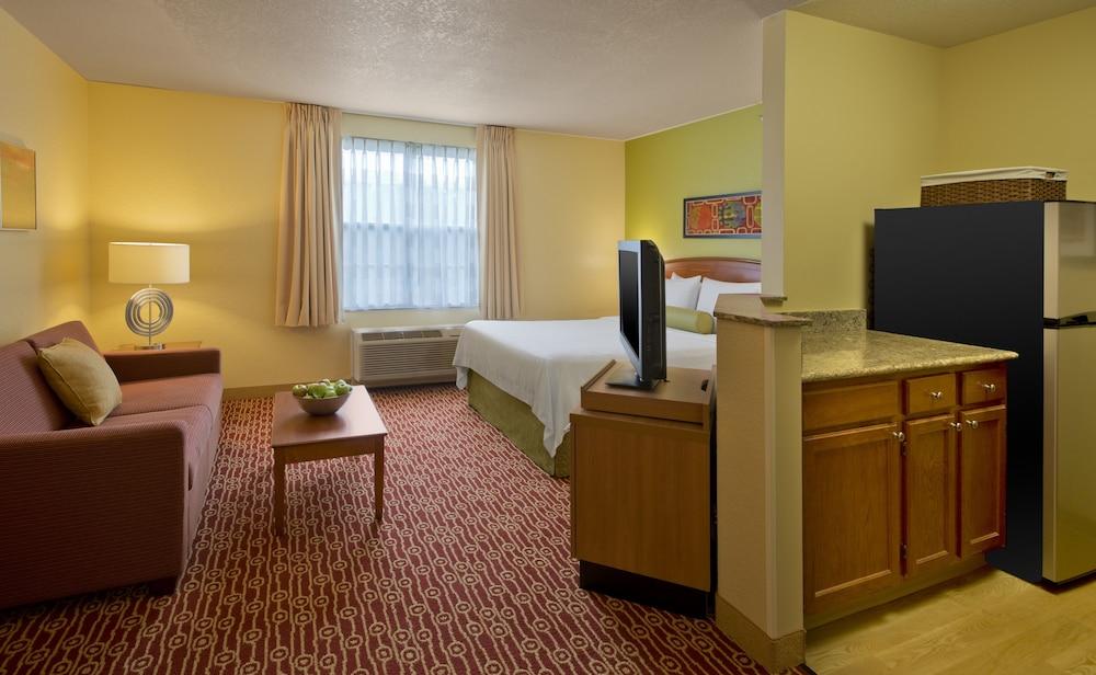 Birch Hills Suites - Блу Аш Экстерьер фото