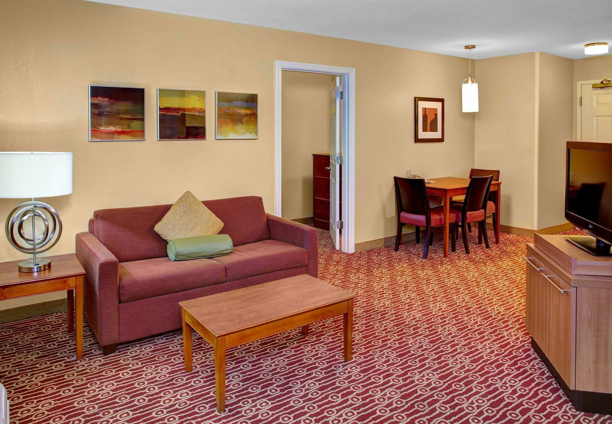 Birch Hills Suites - Блу Аш Экстерьер фото